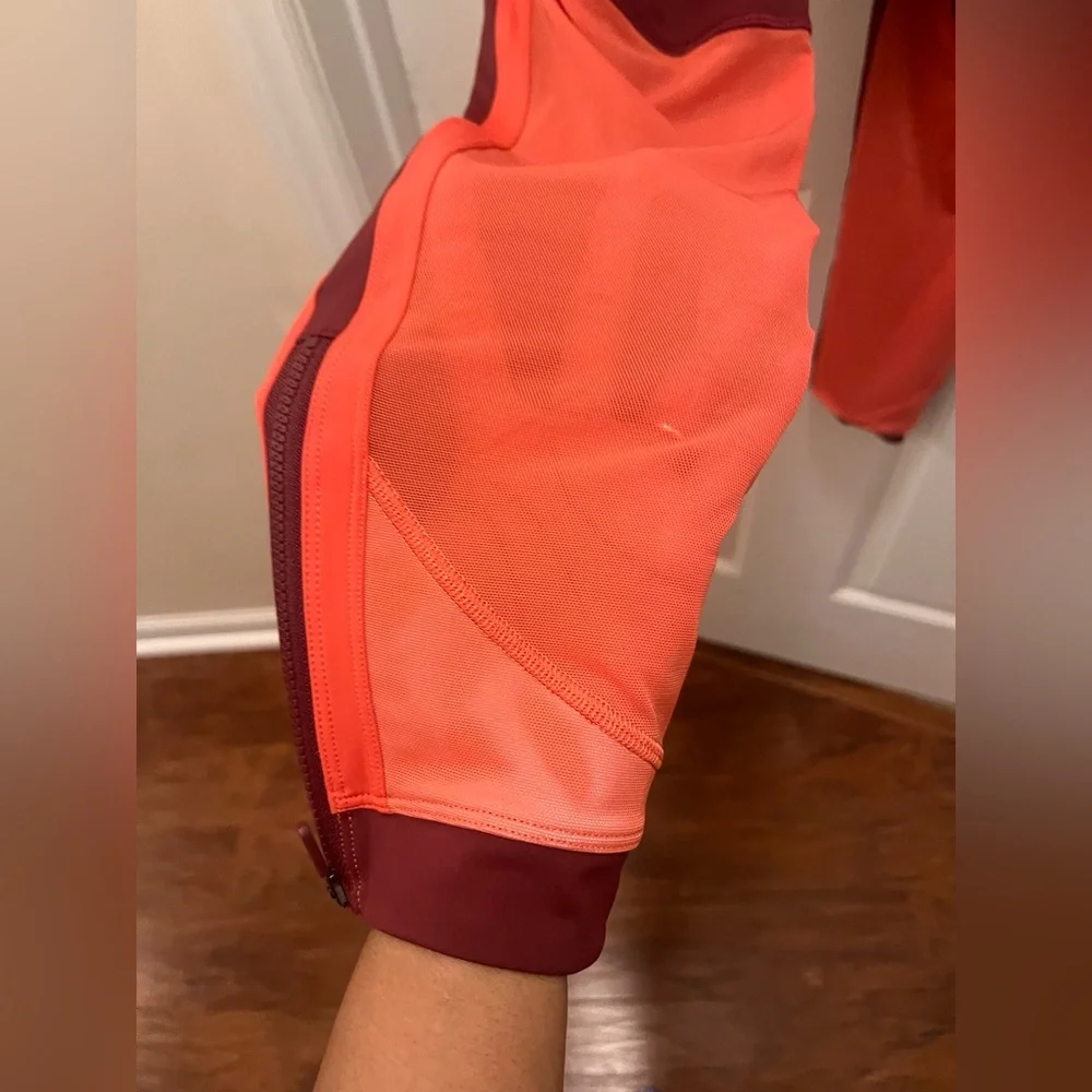 🍋 LIKE NEW Lululemon Zip The Line Crop *23 in Deep Ruby/Poppy Coral - Sz 8 - Picture 9 of 17